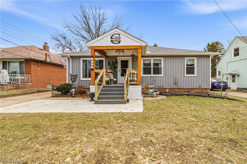 6563 130th Street, Parma Heights, OH