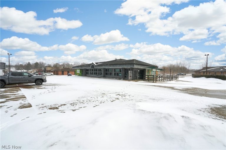 2727 Manchester Road, Akron, OH - Photo 2