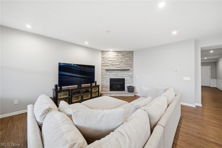 1662 Cobham Lane, Wadsworth, OH - Photo 4