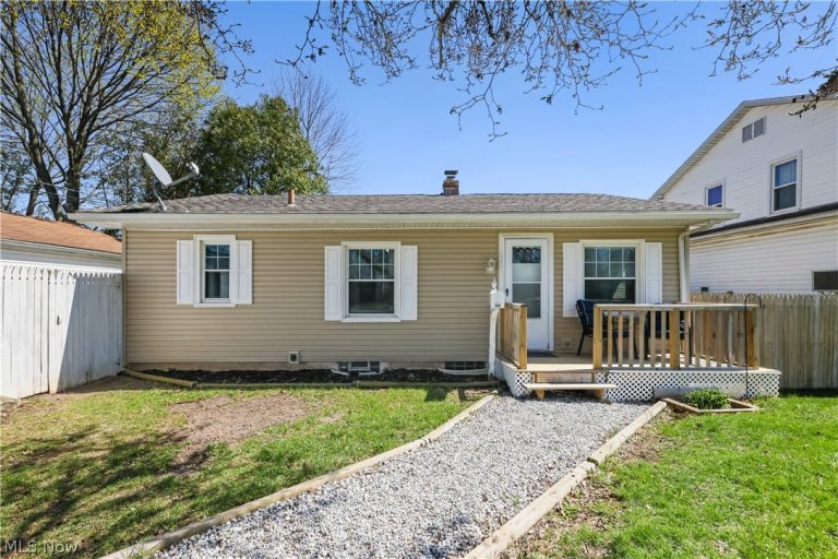 169 Hillman Road, Akron, OH - Photo 2