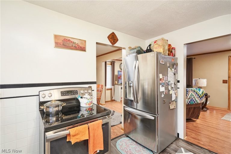 942 Bellflower Avenue, Canton, OH - Photo 6