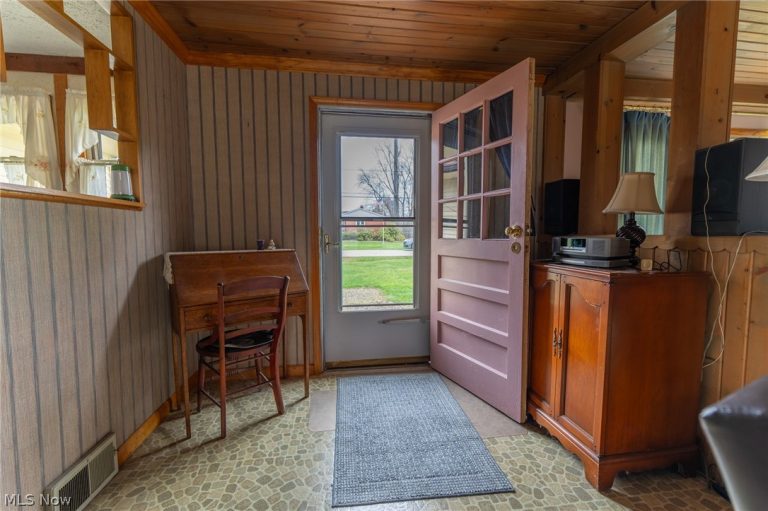 28 Wellesly Boulevard, Painesville, OH - Photo 3