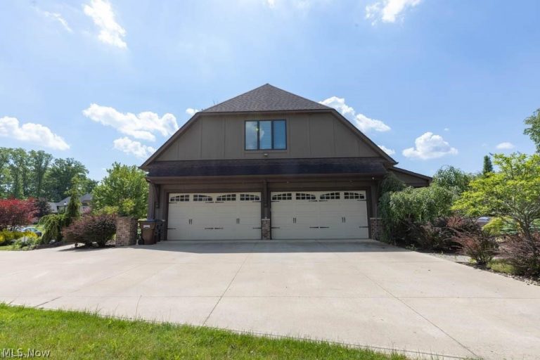 3600 Oxford Circle, Westlake, OH - Photo 4