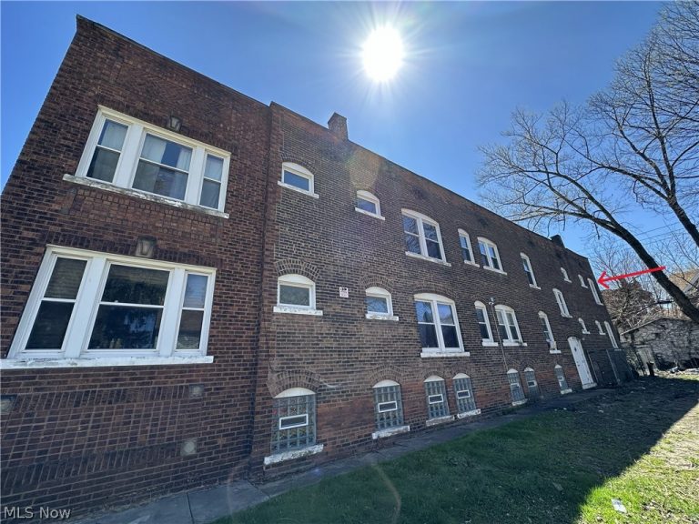 1672 Lockwood Avenue #6, East Cleveland, OH - Photo 2