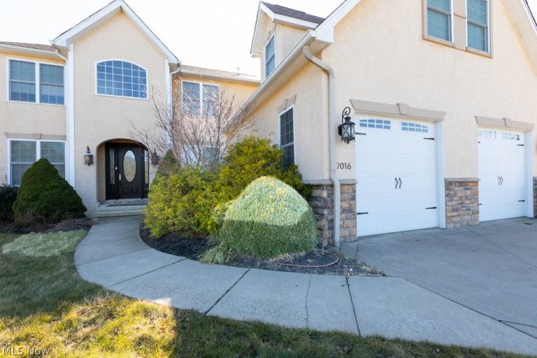 7016 Sunview Drive, Lakeside Marblehead, OH - Photo 2