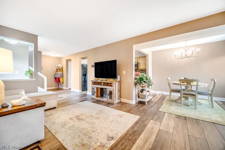 7390 Creekwood Drive #10D, North Royalton, OH - Photo 4