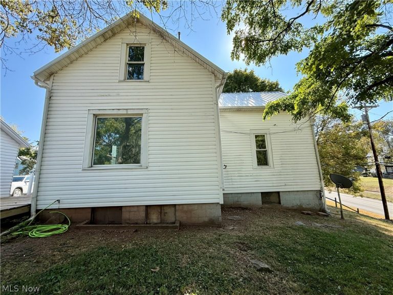 220 Oaklawn Avenue, Woodsfield, OH - Photo 4