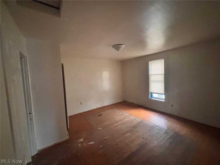 78 Glendale Road, Bedford, OH - Photo 4