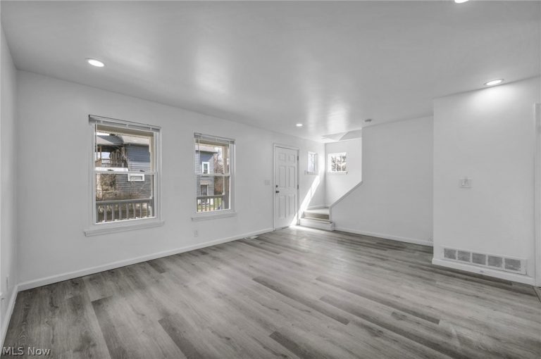 10870 Mount Overlook Avenue, Cleveland, OH - Photo 4