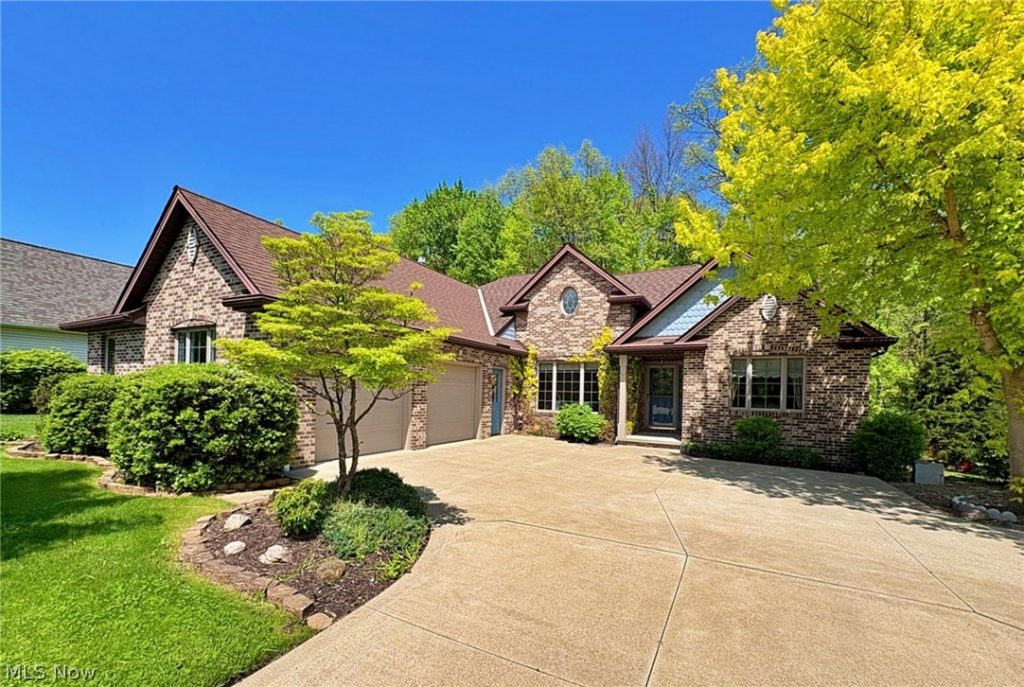 6340 Mallard Creek Run, Lorain, OH