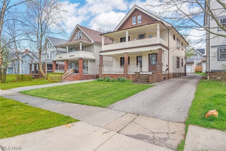 1695 Glenmont Road #Lower, Cleveland Heights, OH - Photo 2
