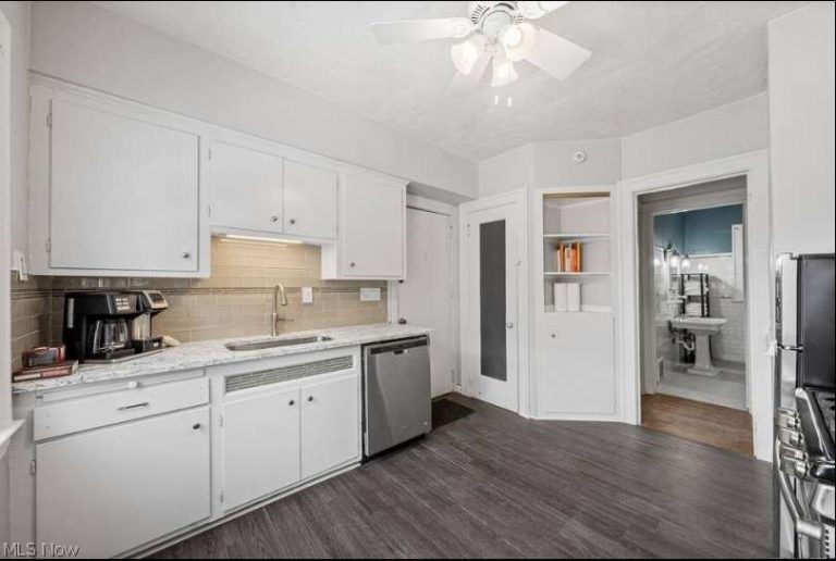 2609 Hampshire Road, Cleveland Heights, OH - Photo 6