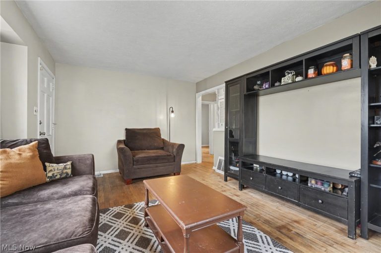 1623 Sunset Avenue, Akron, OH - Photo 6