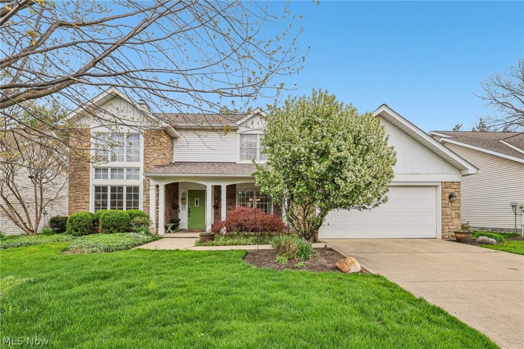 3 Wenden Court, Bratenahl, OH