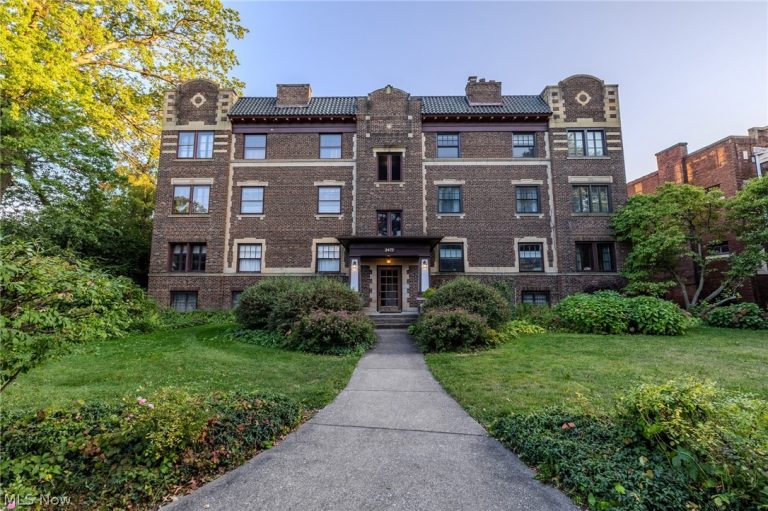 2472 Overlook Road, Cleveland Heights, OH, 44106