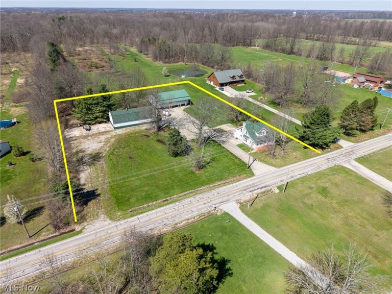 16118 Cowley Road, Grafton, OH - Photo 2