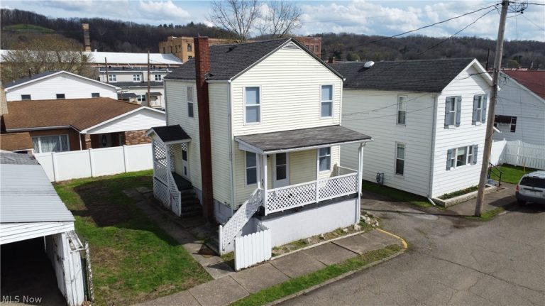 2404 Main Street, Wellsburg, WV - Photo 2