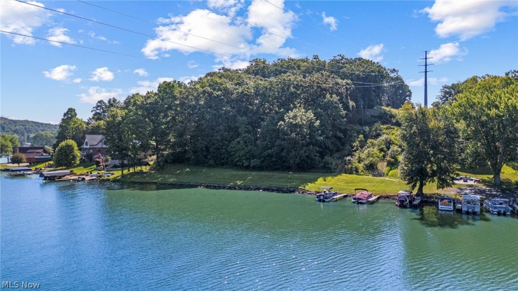 490 Mohawk Drive, Malvern, OH
