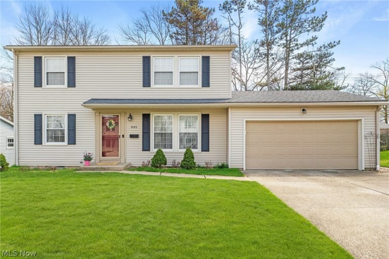 880 Markham Avenue, Cuyahoga Falls, OH, 44221