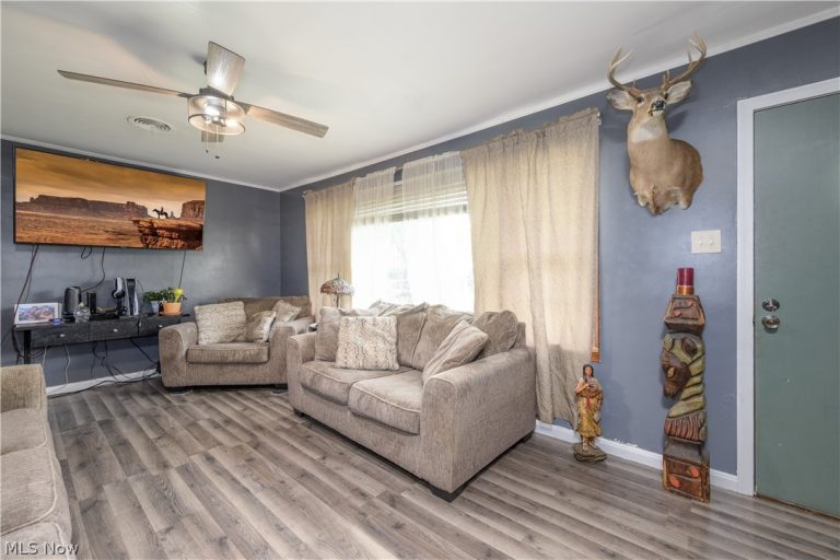 2161 Savoy Avenue, Akron, OH - Photo 8