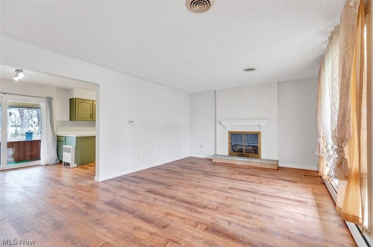 165 Woodhill Drive, Amherst, OH - Photo 5