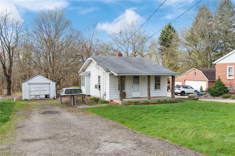 1664 Woods Road, Akron, OH - Photo 2