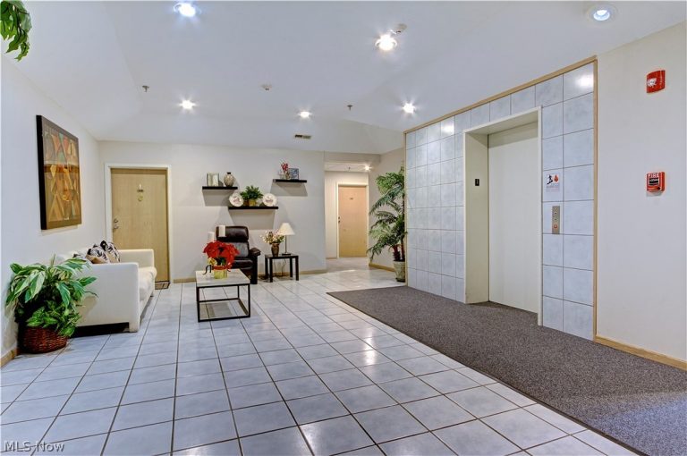 19510 Lorain Road #206, Fairview Park, OH - Photo 2