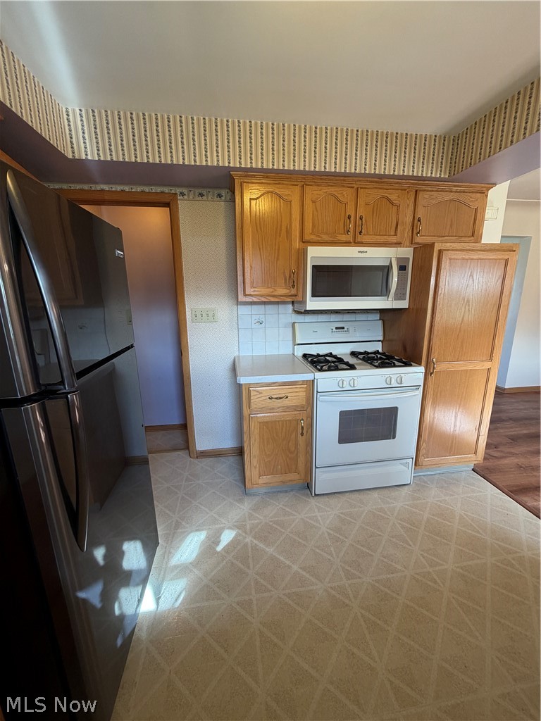 8615 Chesterton Drive, Poland, OH - Photo 8