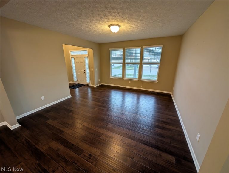 32815 Rebecca Lane, Avon Lake, OH - Photo 3