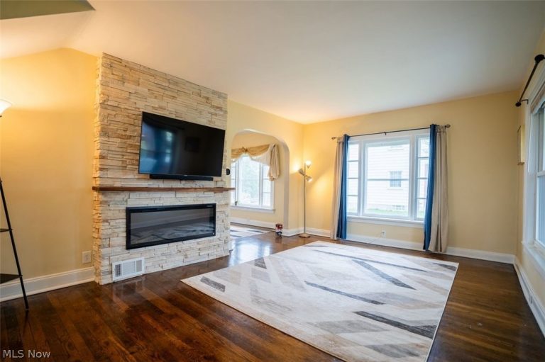 3390 Charles Street, Cuyahoga Falls, OH - Photo 3