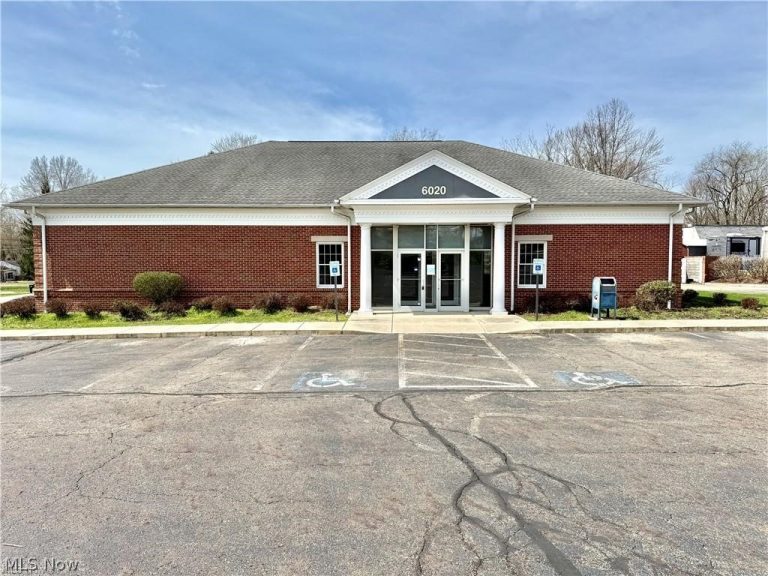 6020 Manchester Road, Akron, OH, 44319