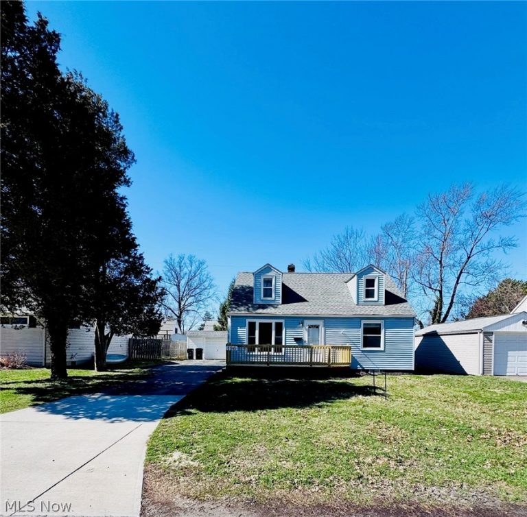 196 Point Drive, Avon Lake, OH - Photo 2