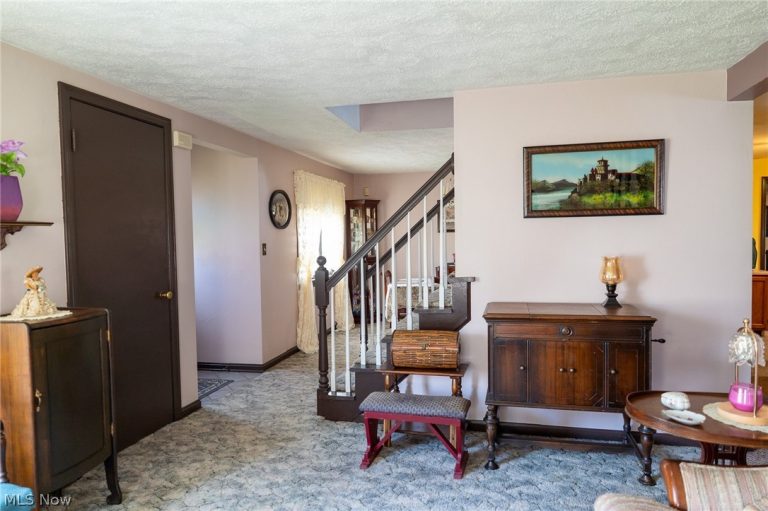 404 Heatherwood Street, North Canton, OH - Photo 6