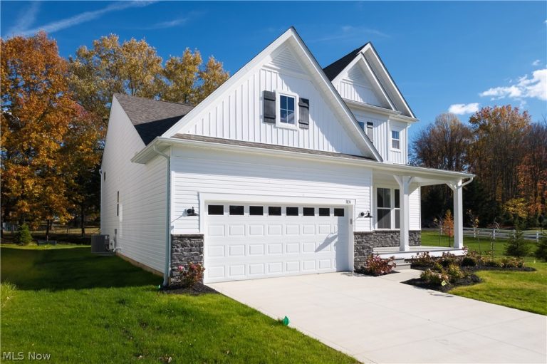 3831 Golden Wood Way, Green, OH - Photo 2