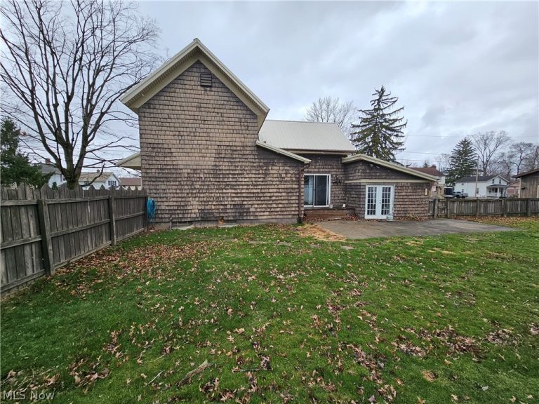 560 Broadway Street, Medina, OH - Photo 3