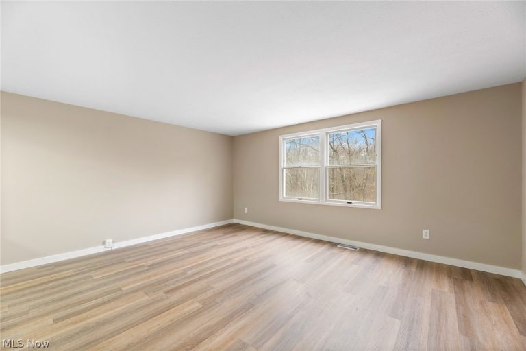 218 Regina Drive, Bedford, OH - Photo 2