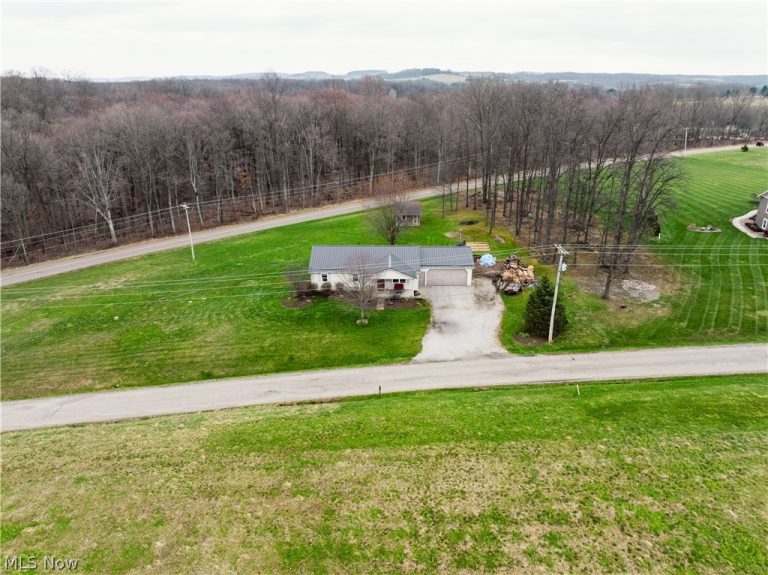 8721 Camp Road, Dundee, OH, 44624