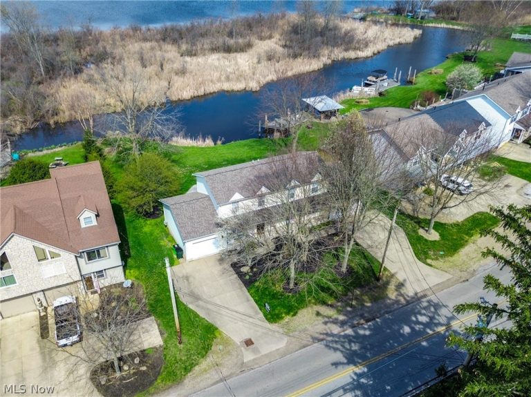 2325 Lakeside Drive, Lakemore, OH - Photo 4