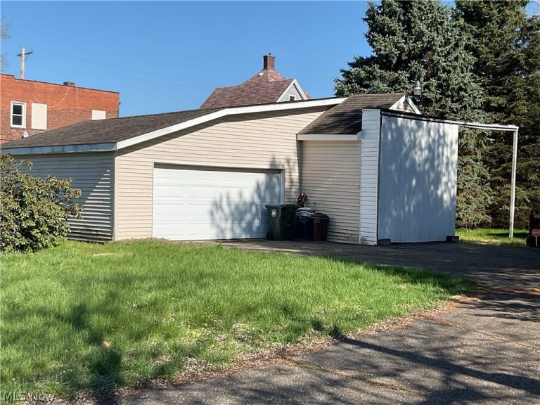 3812 Mahoning Road, Canton, OH - Photo 4