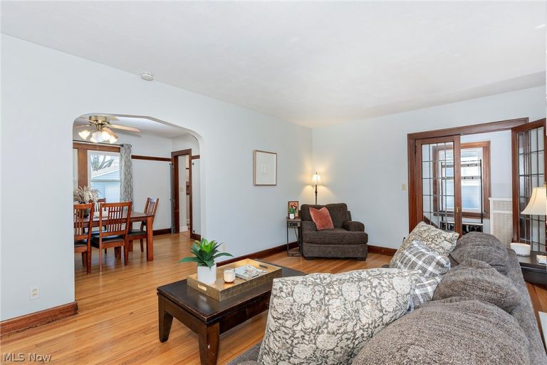 923 Cambridge Road, Cleveland Heights, OH - Photo 4