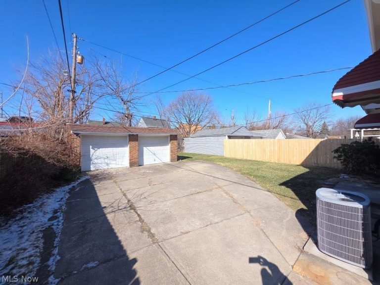 4262 62nd Street, Cleveland, OH - Photo 4