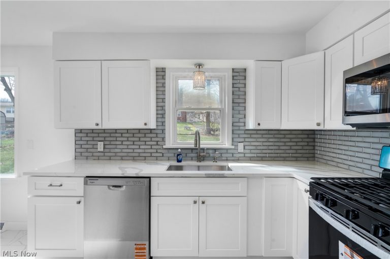 1984 Schenley Avenue, Youngstown, OH - Photo 5