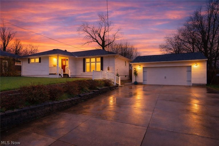 366 Lansing Road, Akron, OH, 44312