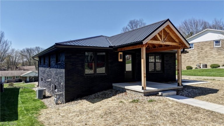 212 High Street, Dover, OH - Photo 2