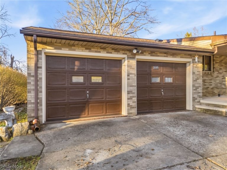 3595 Rolling Ridge Road, Canton, OH - Photo 3