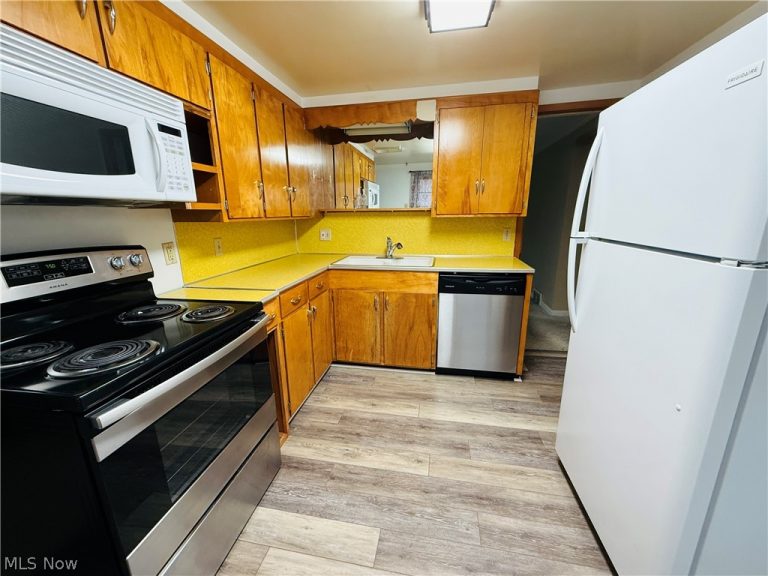 1602 Logan Avenue, Canton, OH - Photo 6