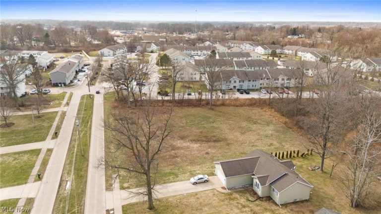 Academy Court, Painesville, OH - Photo 5