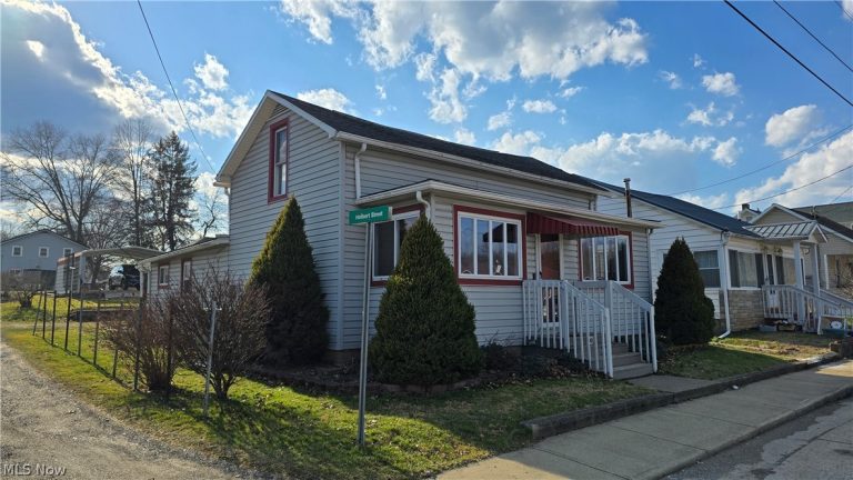 410 Mulberry Street, Elizabeth, WV - Photo 2