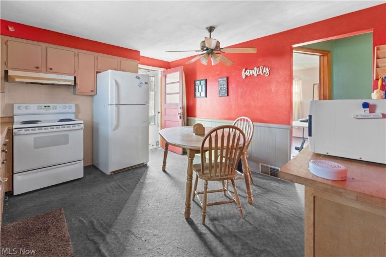 337 Greenbrier Road, Weirton, WV - Photo 6