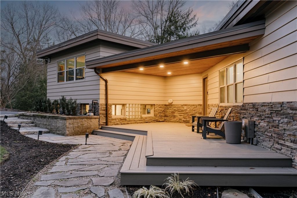 35 Skyline Drive, Moreland Hills, OH